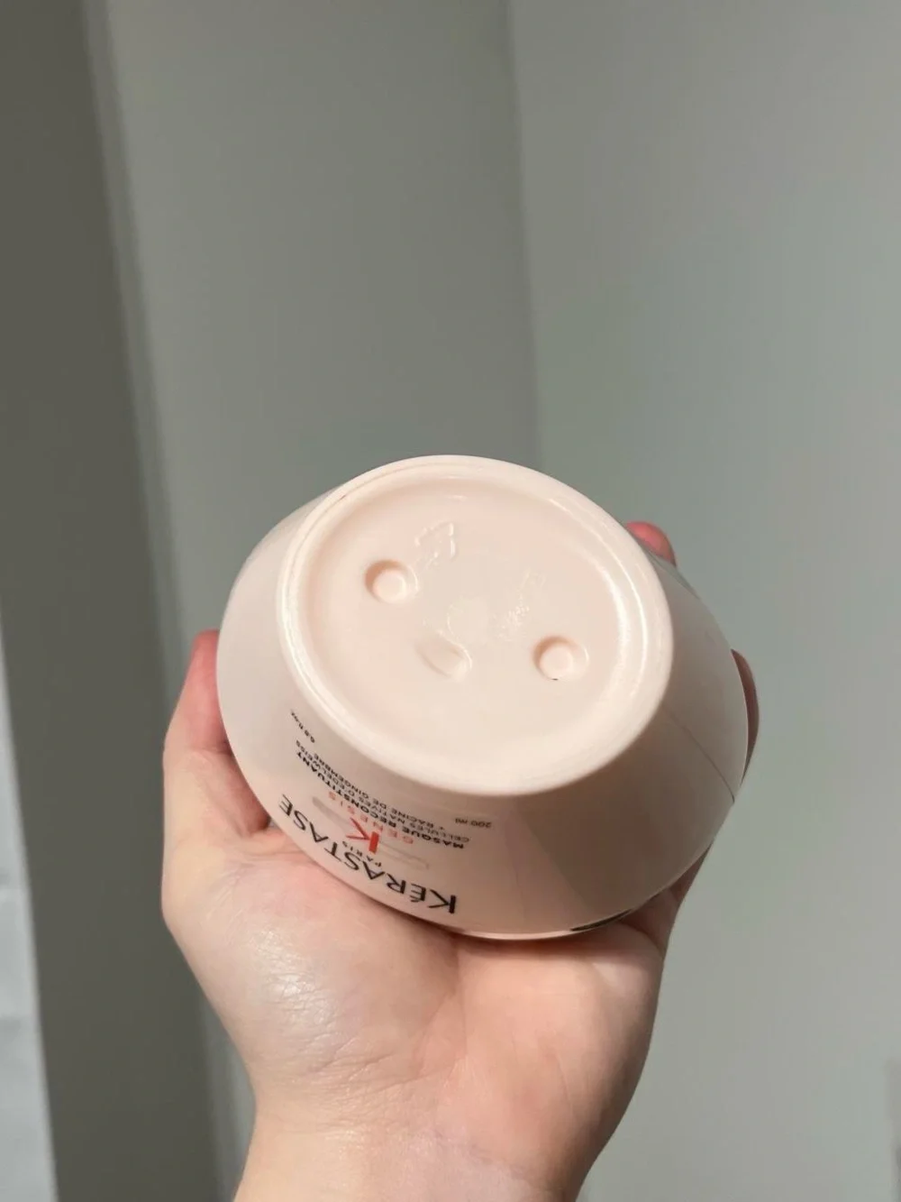 Kerastase smooths reconstructing